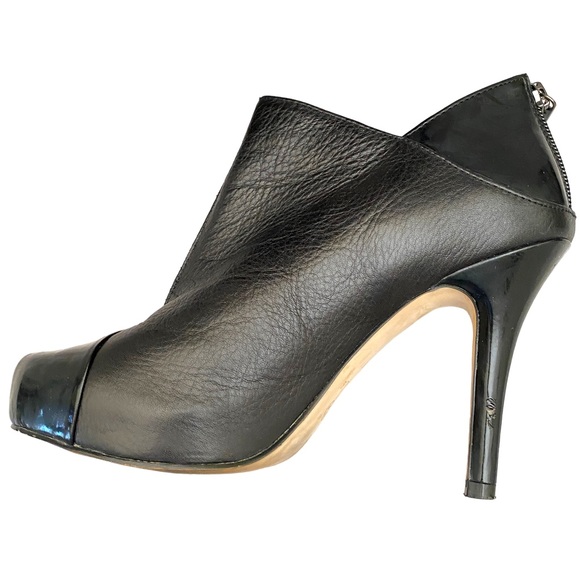 Isola Black Leather Stiletto Slip On Booties Size 8 - Picture 2 of 11